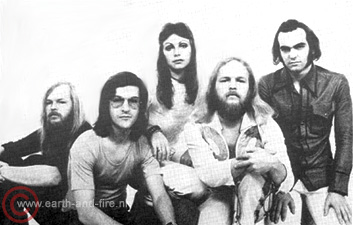 1975, promo